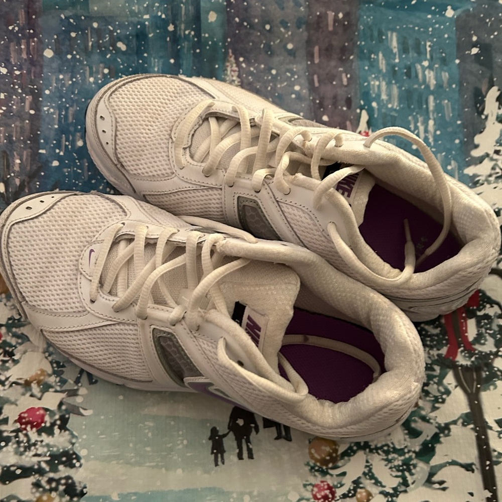 Nike White and Lavender Athletic Shoes